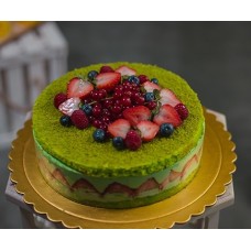 STRAWBERRY CAKE WITH PISTACHIO CREAM